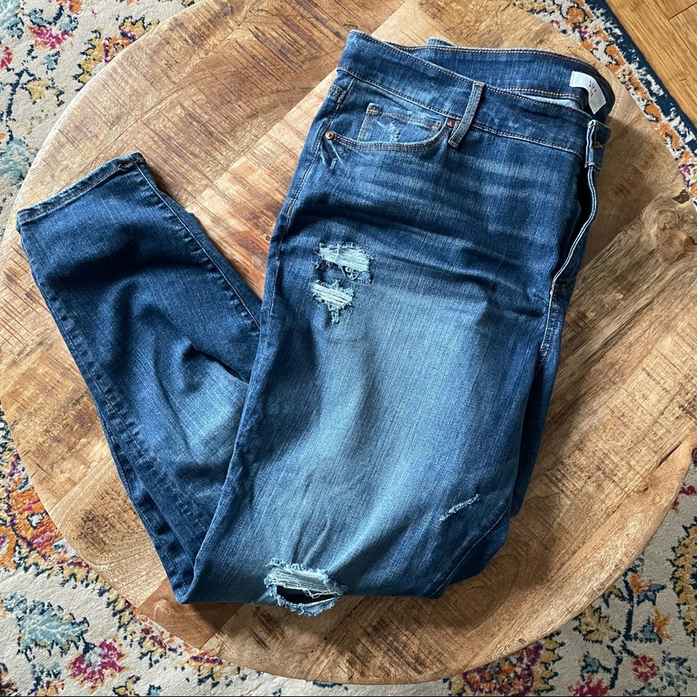 ✨ NWT LOFT Plus Ripped Jeans ✨